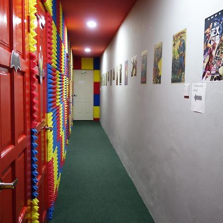 Hero Hostel Kuching Exterior photo